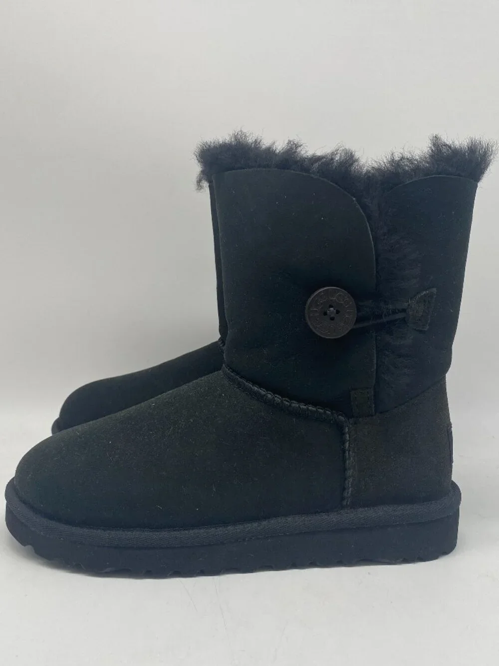 UGG KIDS BAILEY BUTTON BLACK US KIDS SIZE 1